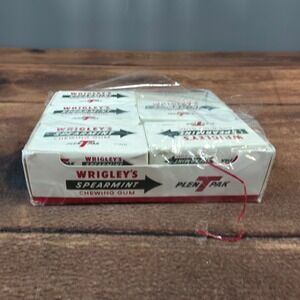 Wrigley's Spearmint Chewing Gum 11 Pack Box 187 Sticks White New Vintage 2003